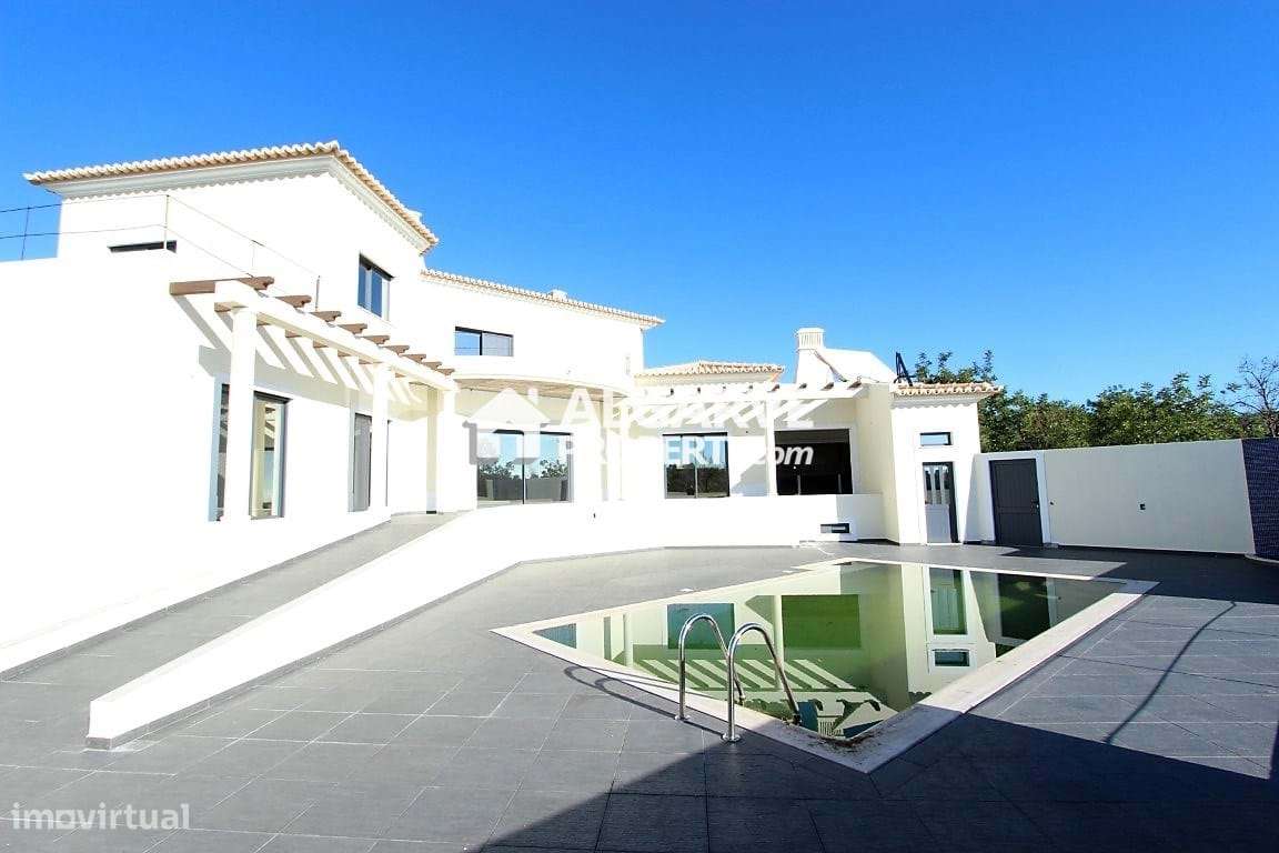 Luxuosa V4 em fase de construção com FABULOSA vista de CAMPO e MAR em - Grande imagem: 5/20