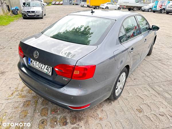 Volkswagen Jetta 1.6 TDI BMT Comfortline - 4