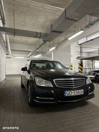 Mercedes-Benz Klasa C 180 CGI BlueEff Elegance - 3