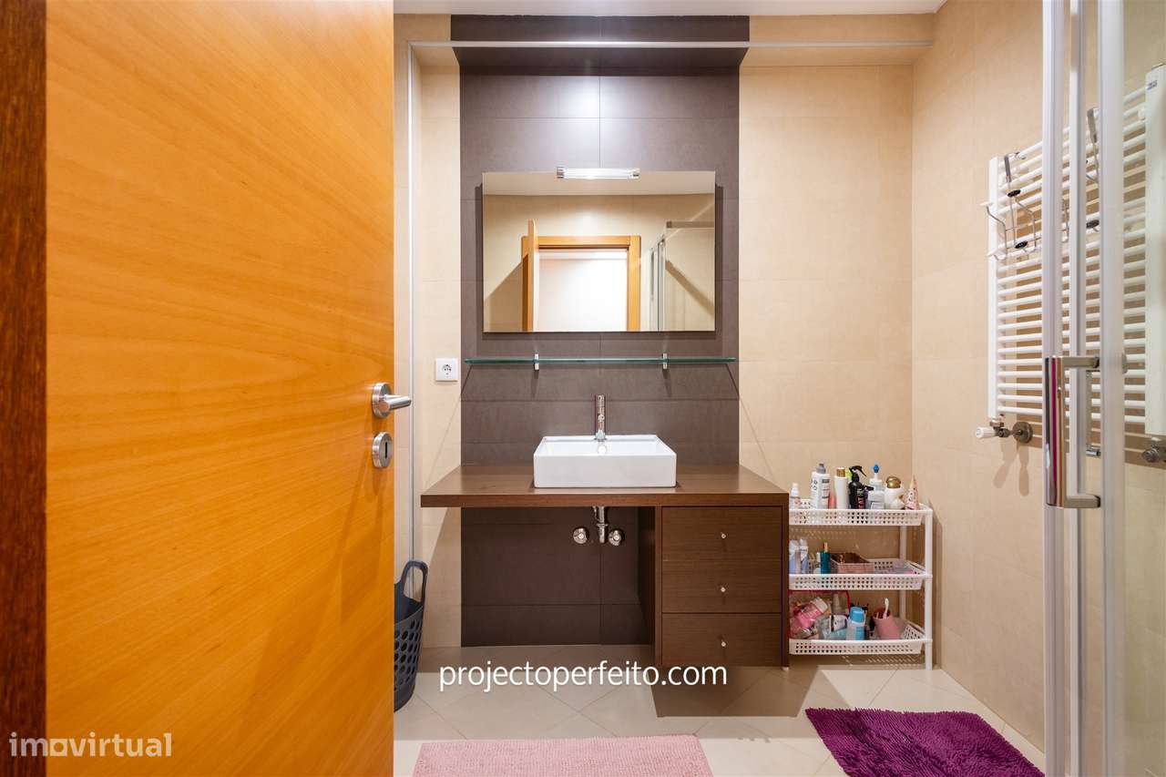 Moradia de tipologia T4+1 para venda em Perosinho, Vila Nova de Gaia-18