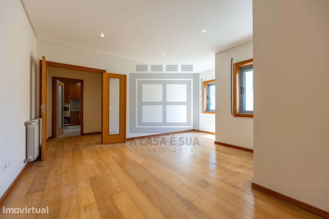 Apartamento T2 na urbanização dos Passionistas, S. M. Feira-3