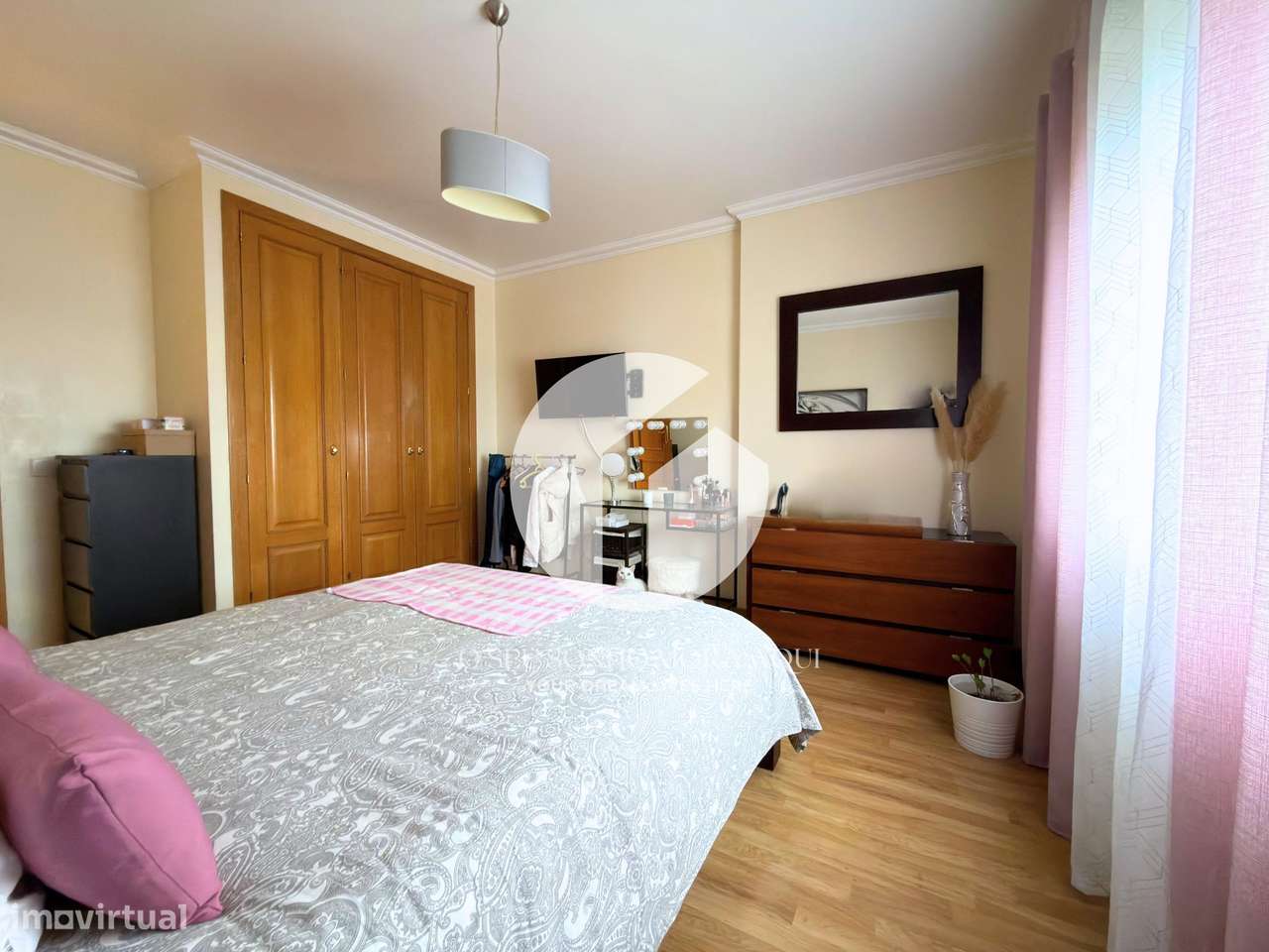 Apartamento T2 com Garagem em BOX e Elevador em FARO-15