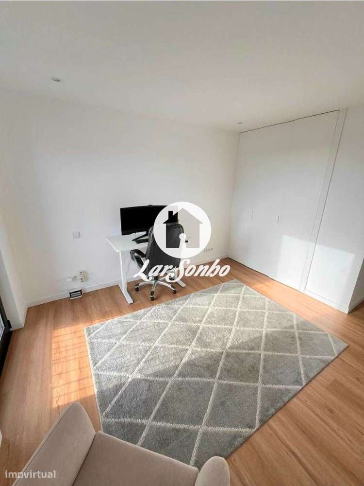 T2 praticamente Novo em Matosinhos-6