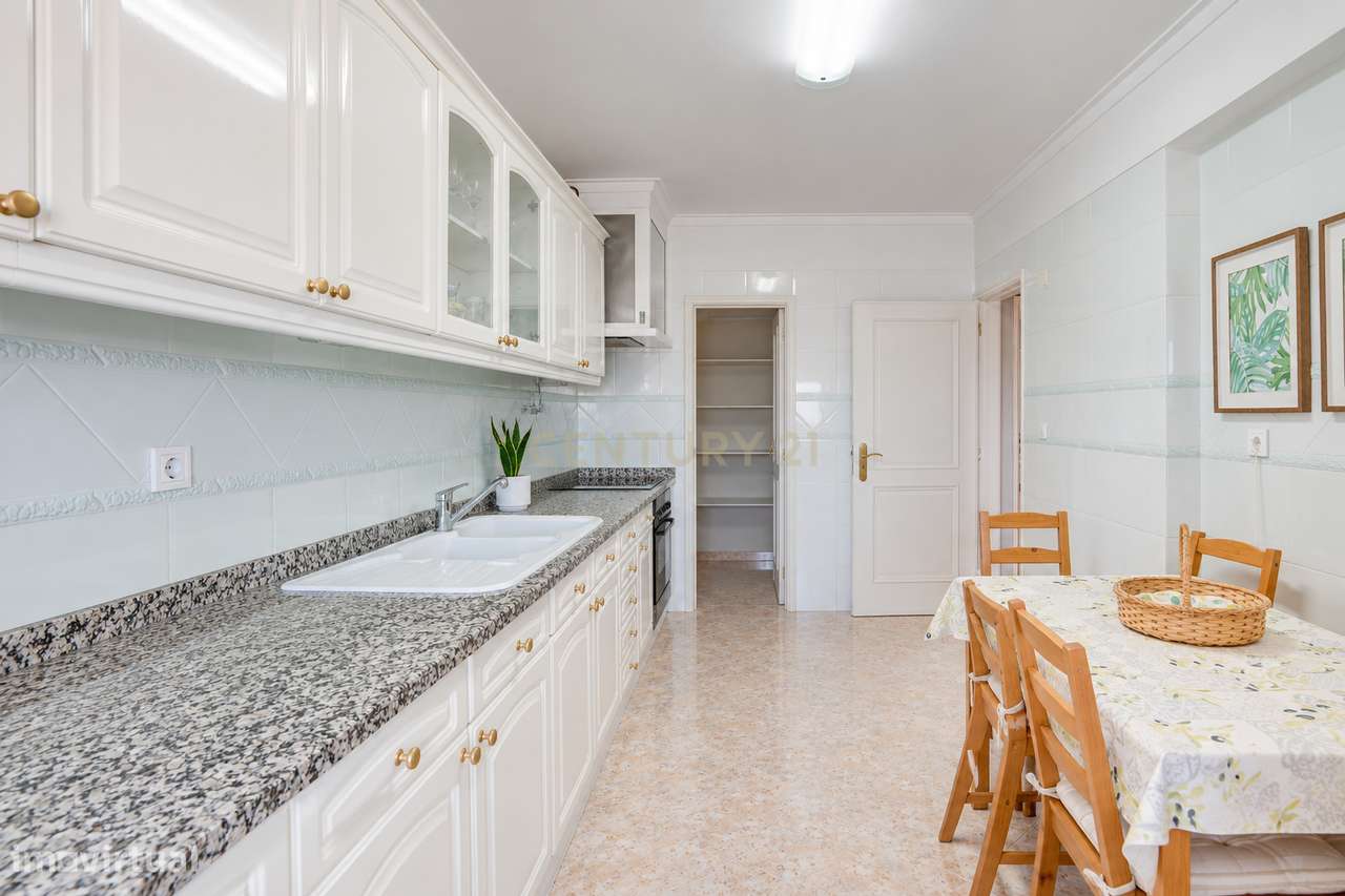 Apartamento T3 na Quinta Grande, Alfragide-10