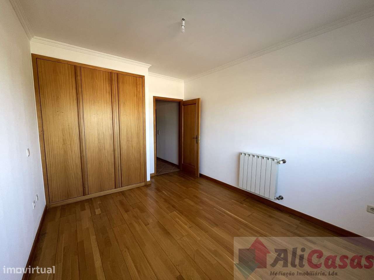 **Excelente Apartamento T2 C/Ampla varanda em Localização Privilegia-21