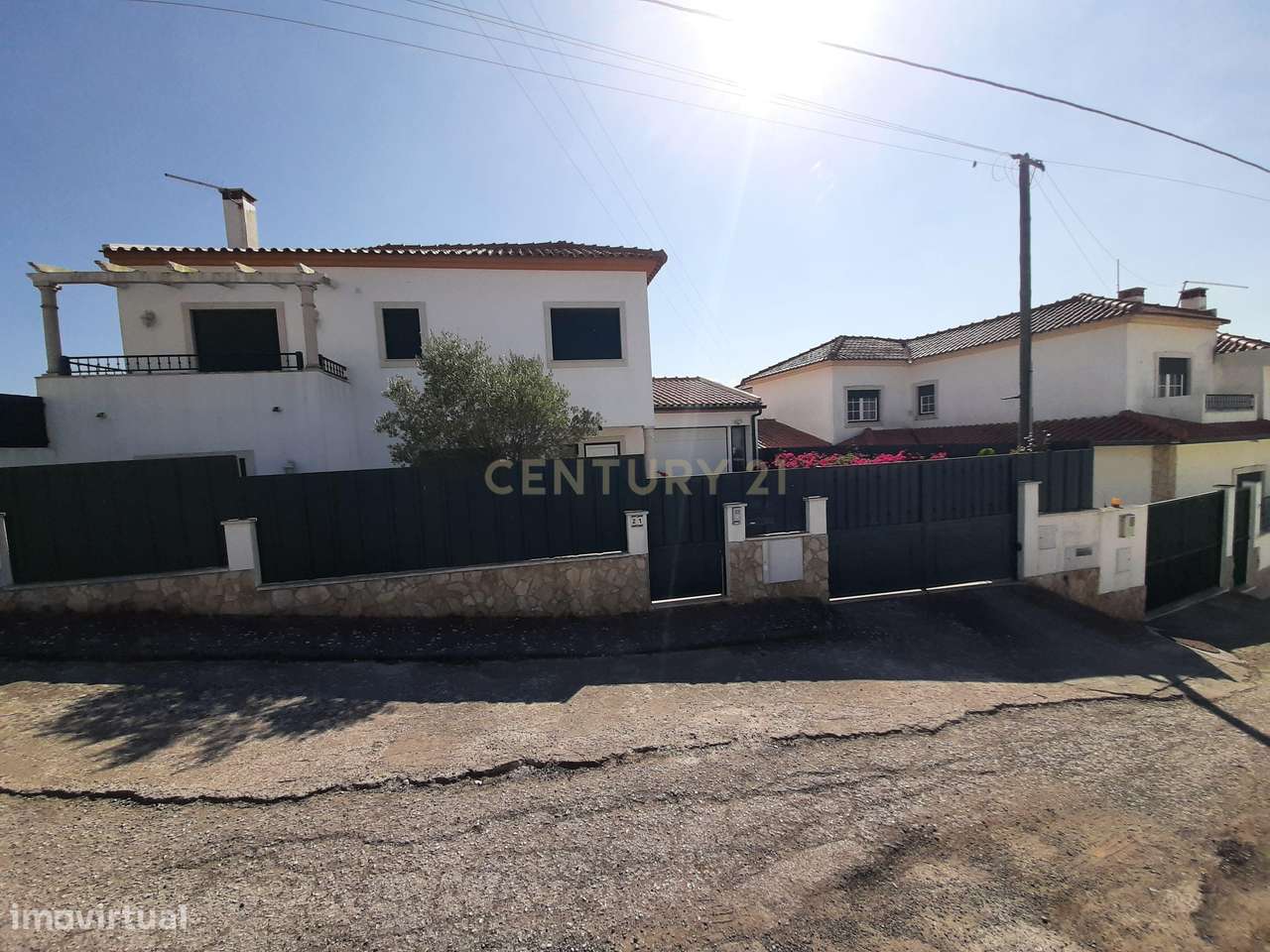 Moradia  T3 na  Lourinhã com Piscina  Garagem e Churrasqueira-53