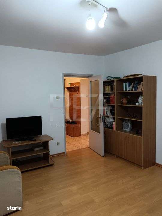 Apartament 3 camere Titan – Strada Zemes, reabilitat si mobilat - Imagine principală: 2/6