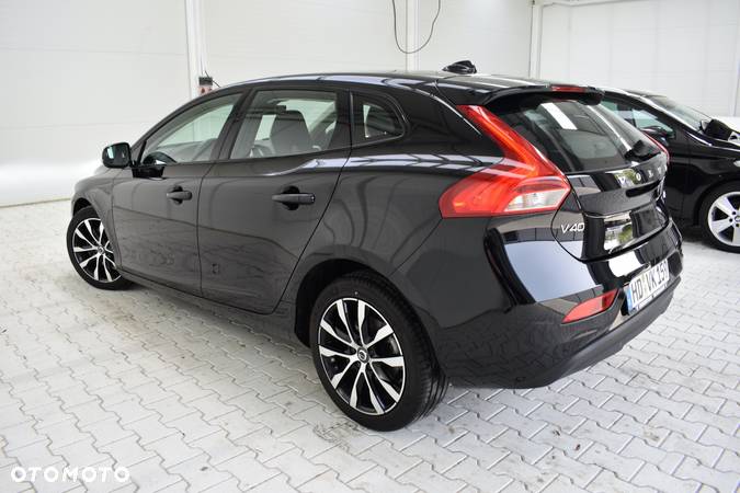 Volvo V40 T2 Summum - 14