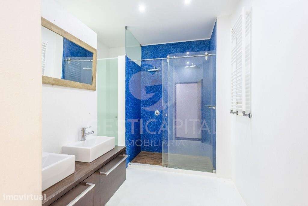 Moradia T4 Térrea de Luxo em Pedra com Terreno, Garagem e Levada Natur-14