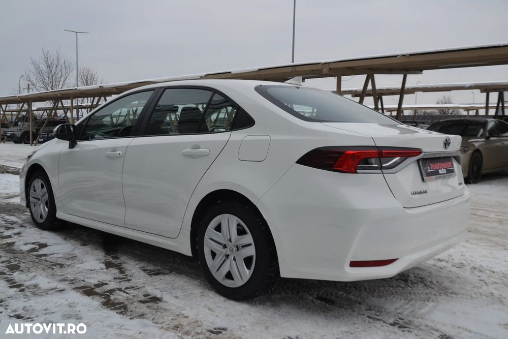 Toyota Corolla Sedan 1.8 Hybrid ECO HSD E-CVT 140 cp 33202 km - 6