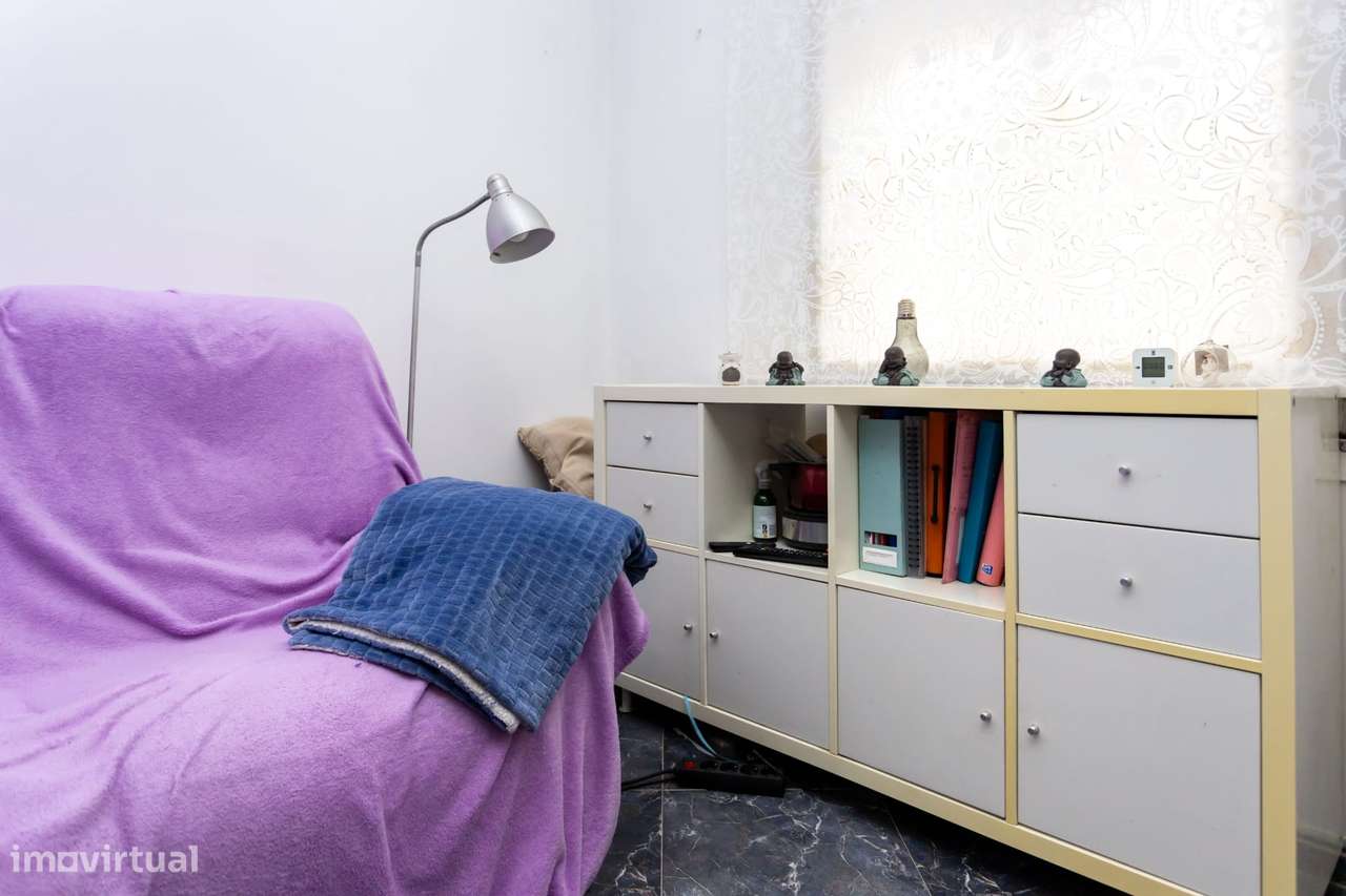 Moradia independente na Rua da Escola Nova-22