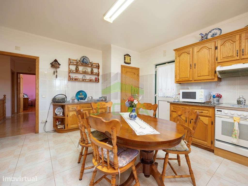 Moradia V3+2 com 4.010m2 de terreno a 5min de Leiria-20