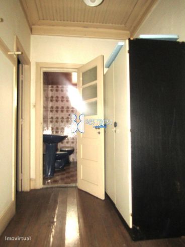 DUAS MORADIAS PARA RESTAURO,MAIS  TERRENO ( 3 ART.MATRICIAIS ),JUNTO C-27