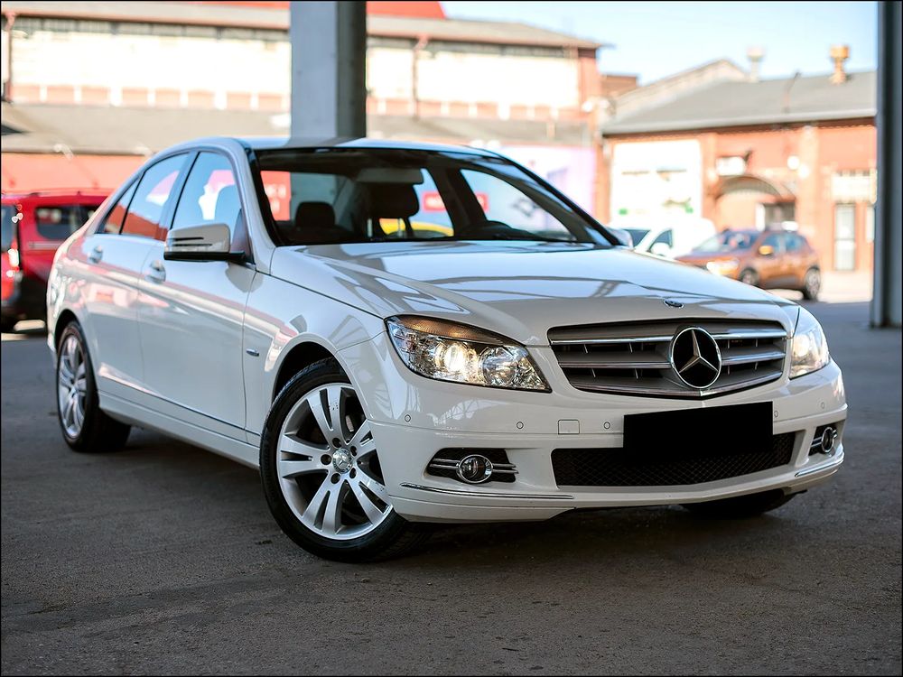 Mercedes-Benz C W204 180 BlueEFFICIENCY 7G-TRONIC Avantgarde 2010