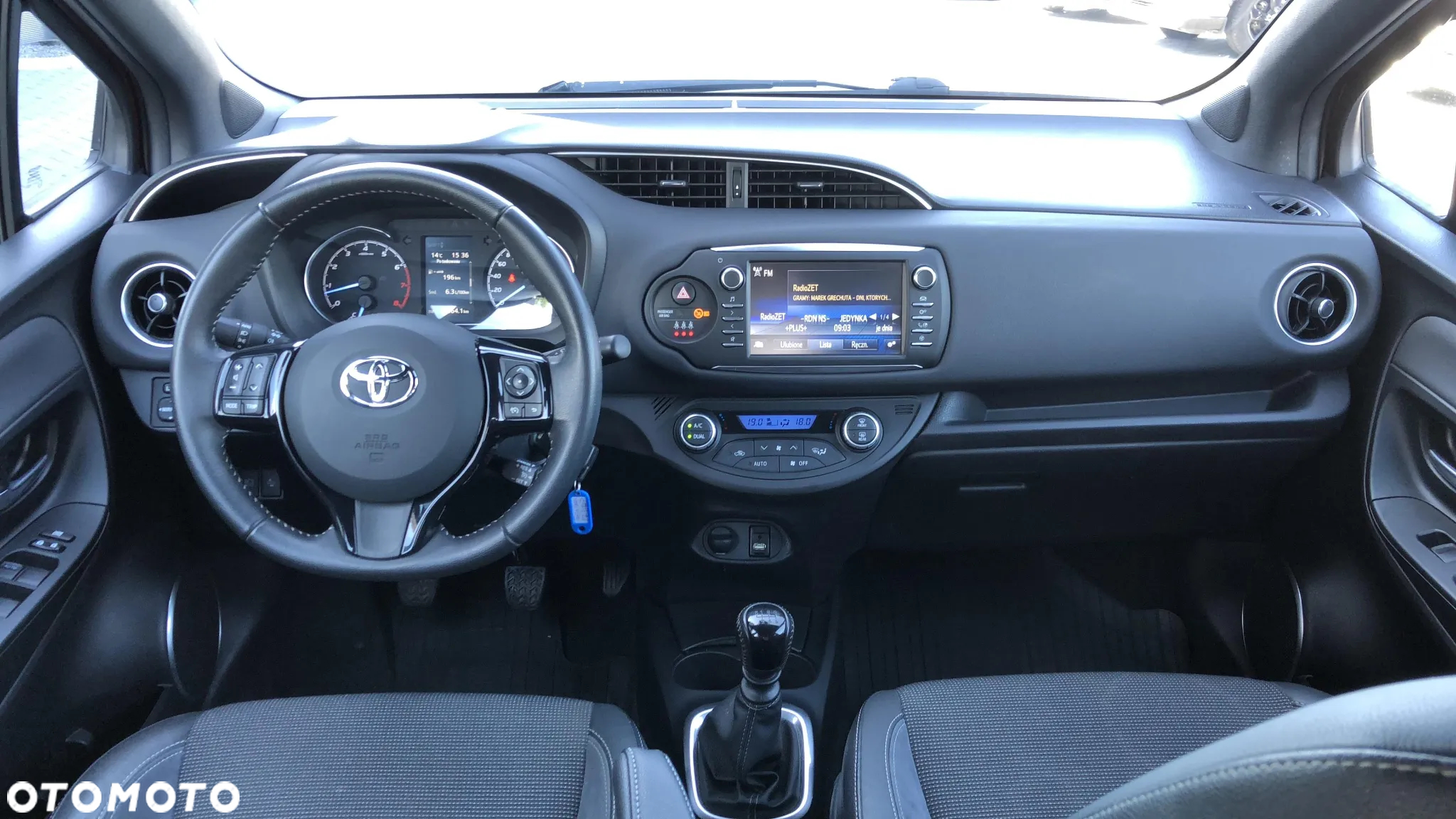 Toyota Yaris 1.5 Dynamic - 12