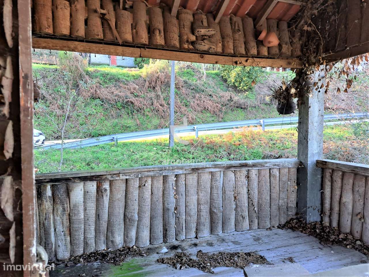 Vende-se edificio constituido por 3 pisos afecto a comercio/habitação - Grande imagem: 5/23