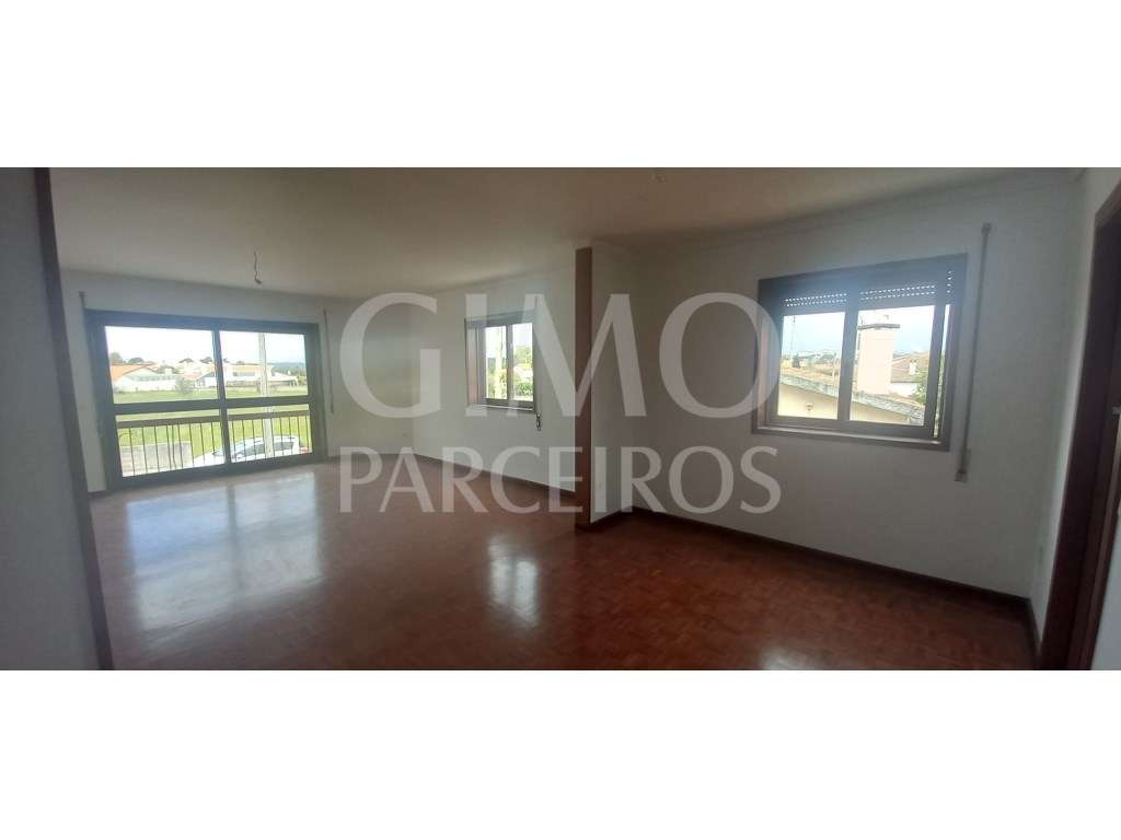 Andar Moradia T3 com jardim a poucos minutos do centro de Oliveira ... - Grande imagem: 4/32