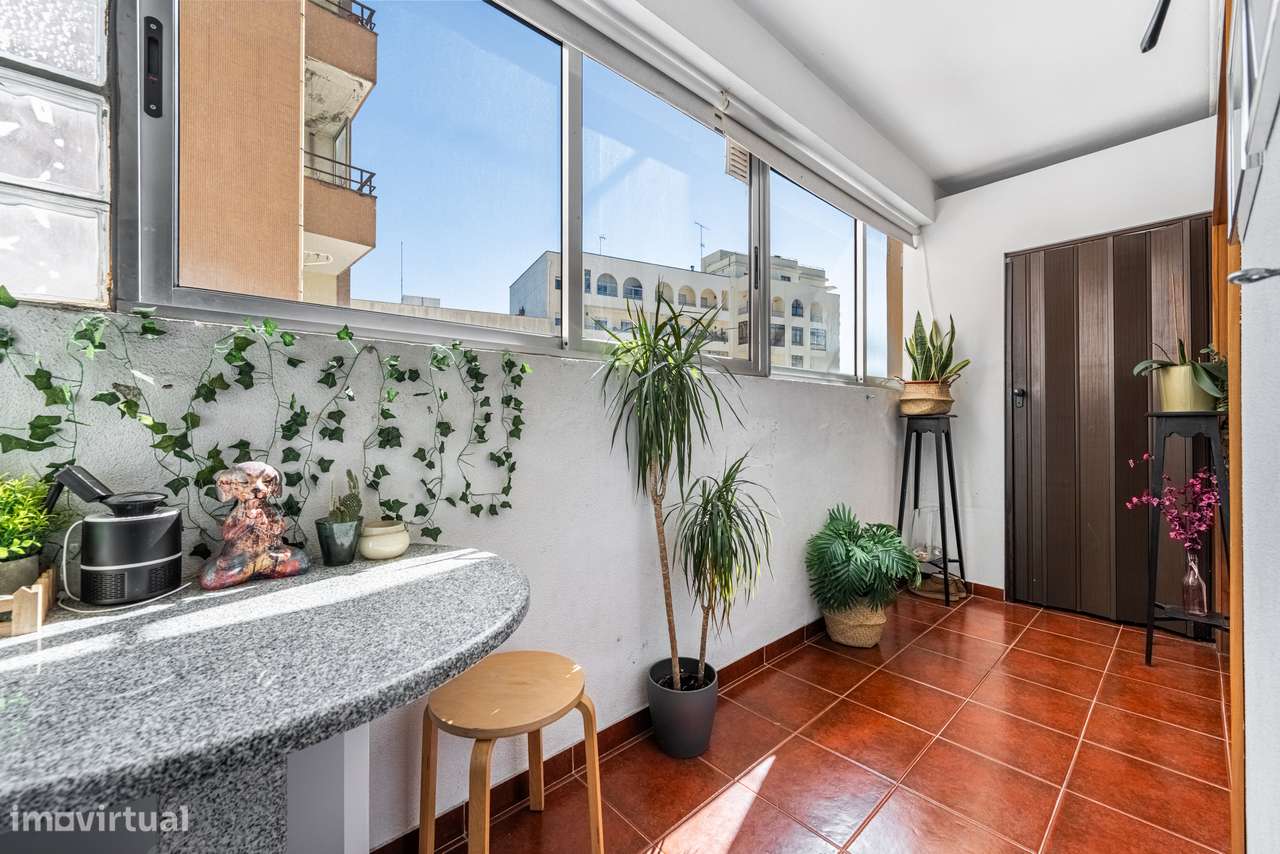 Apartamento T2+2 em plena Avenida da Liberdade-16