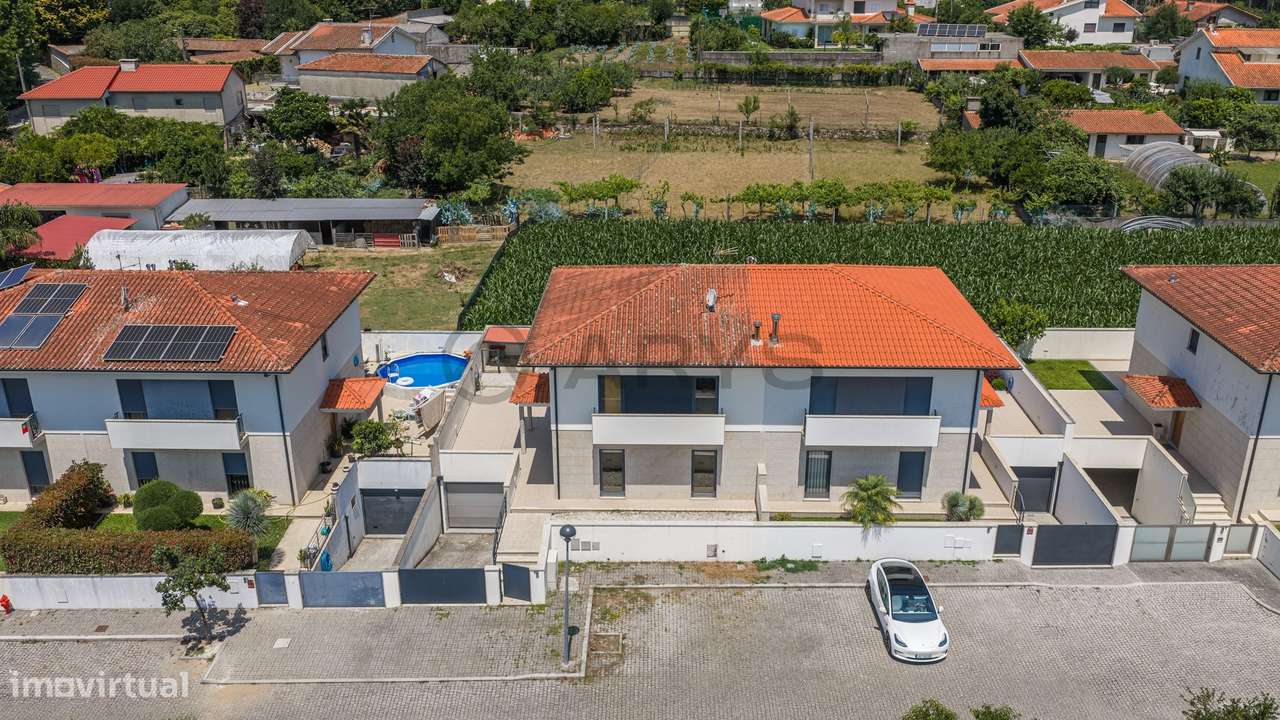 Moradia Geminada T3 em Alvito (S. Martinho), Barcelos-33