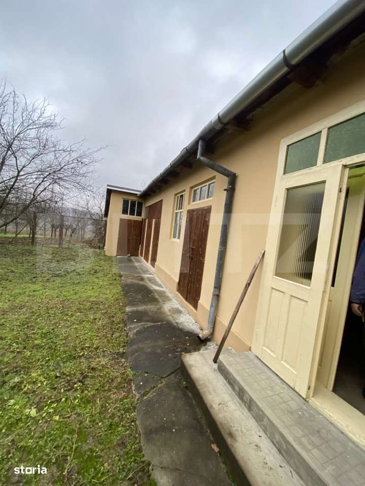 Casa cu anexe si 40 ari de gradina - Imagine principală: 2/13