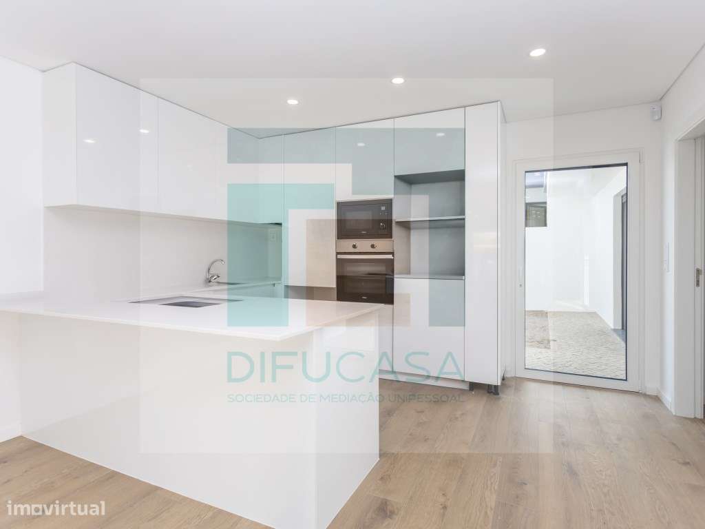 R084_2_Moradia Geminada T3+1-5