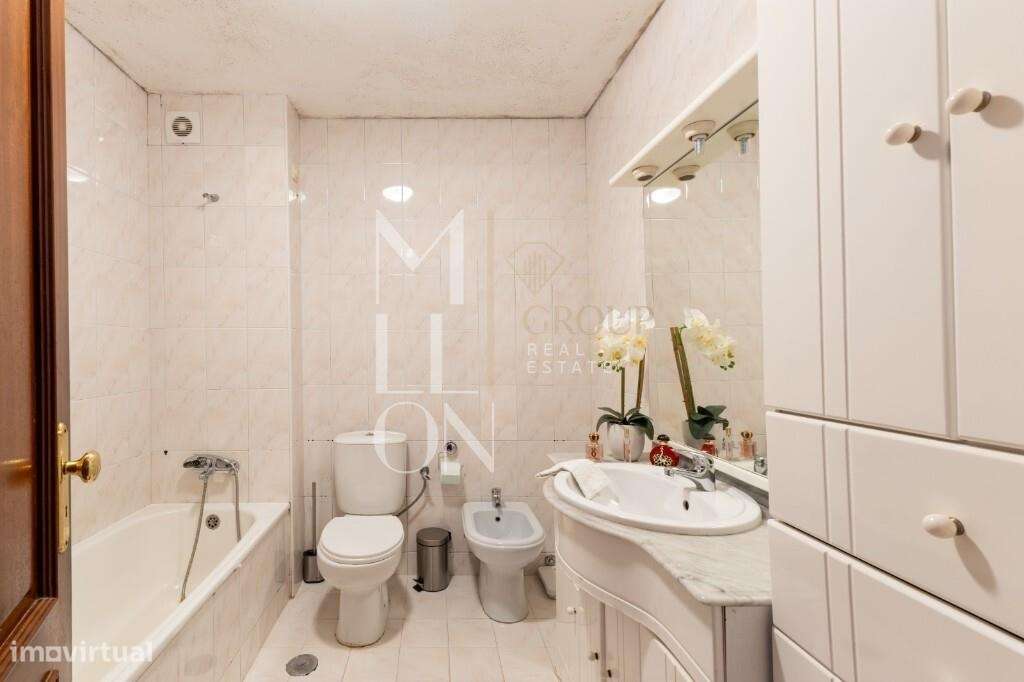 APARTAMENTO T3 COM 120M2 EM GRIJÓ-14