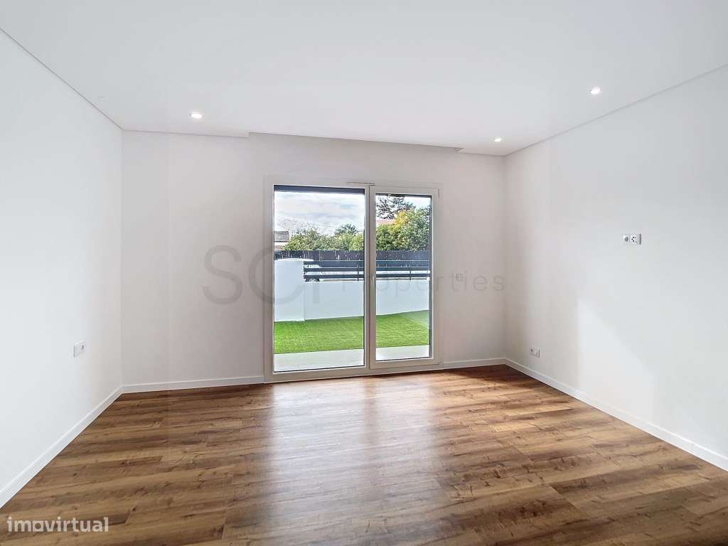 Moradia Térrea independente T3+1 com piscina em Fernão Ferro-13