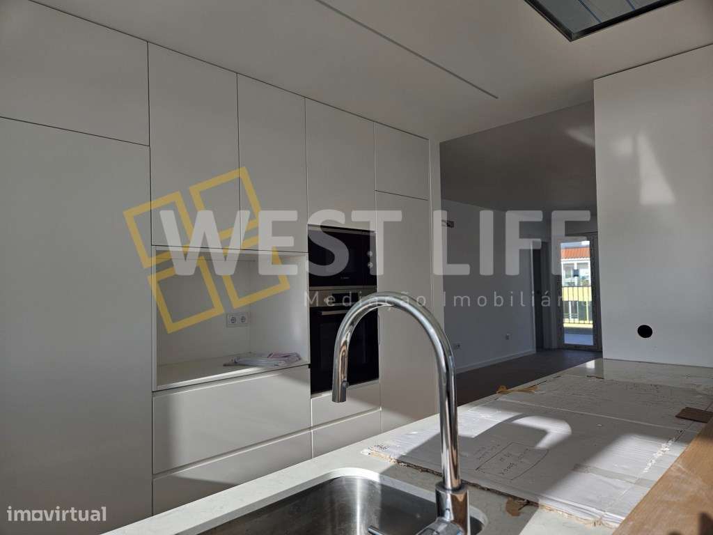 Penthouse T3 com 3 suítes e terraço com magnifica VISTA MAR - Ericeira-10