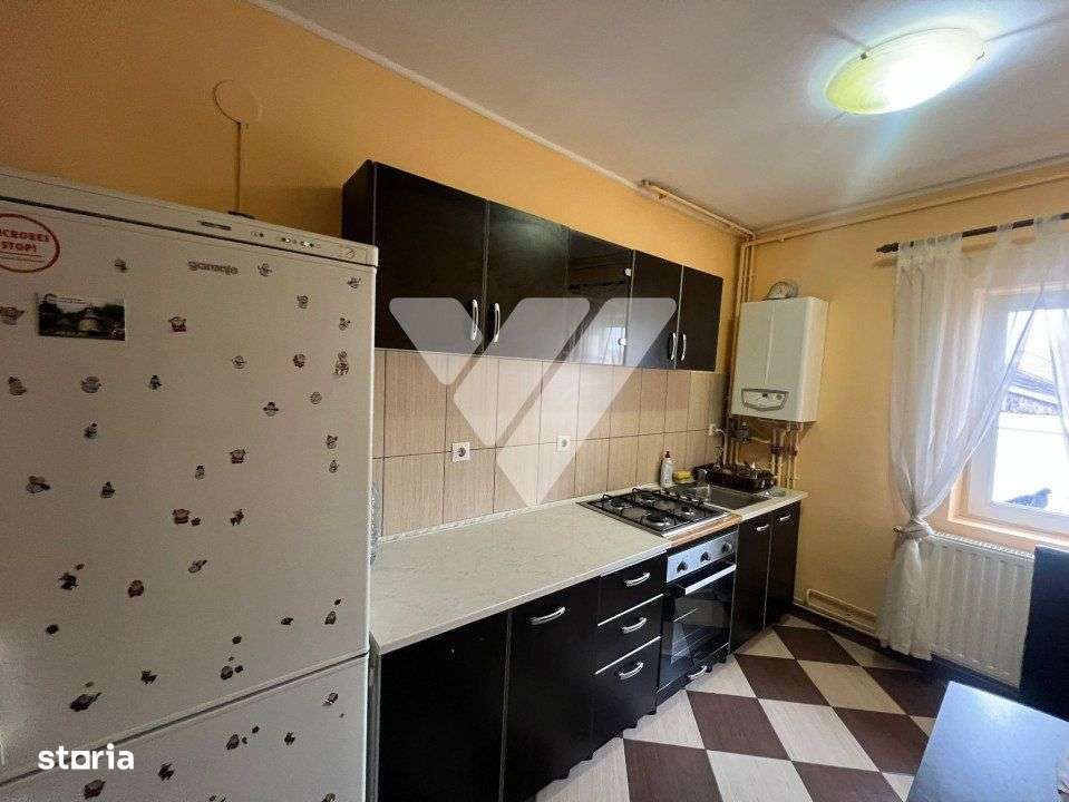Apartament cu 4 camere de vanzare - Zona Vasile Aaron Sibiu - Imagine principală: 4/10