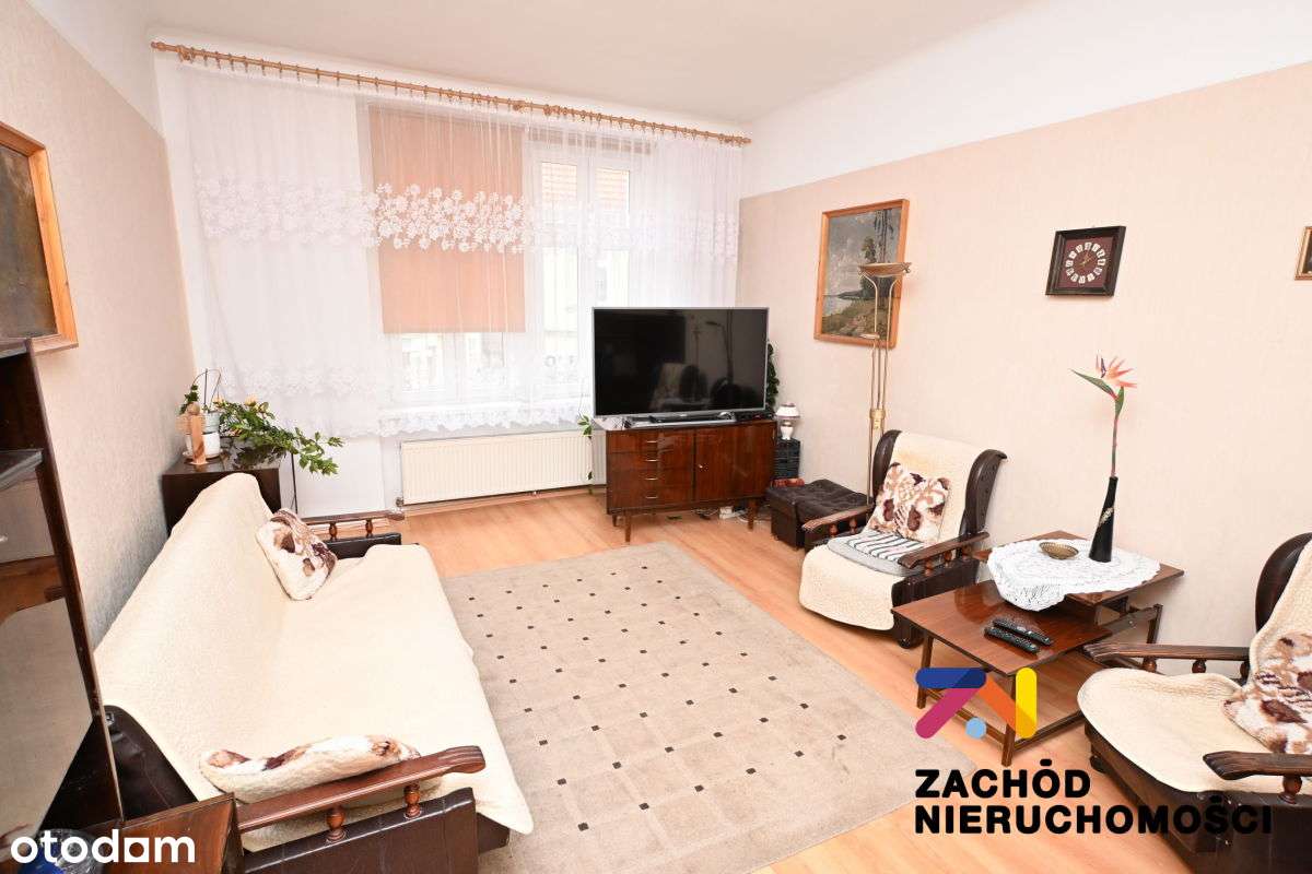 Całe piętro w kamienicy w centrum miasta-8