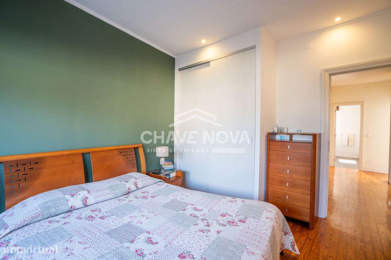 Moradia Bi-Familiar T4 + T2 com Potencial de Rendimento em Ramalde ...-3