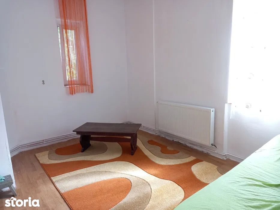 Apartament cu 2 camere de vânzare în zona Bulgaria.
