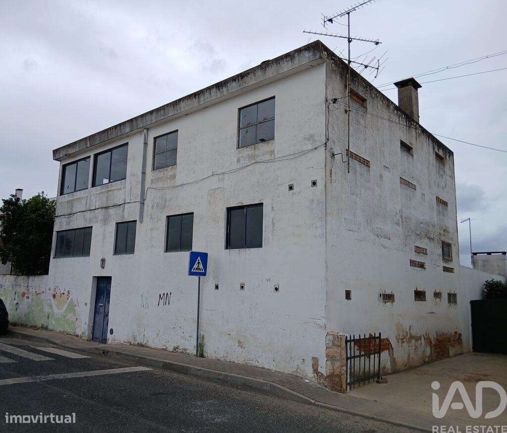 Hangar em Almeirim de 142,00 m2 - Grande imagem: 2/15
