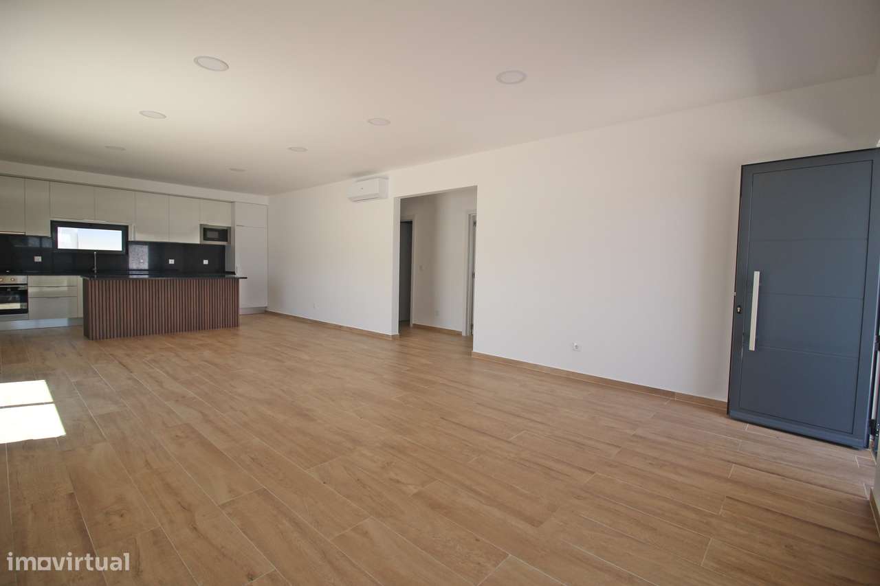 Moradia Térrea T3 Nova em lote de 340m2 em Fernão Ferro-8