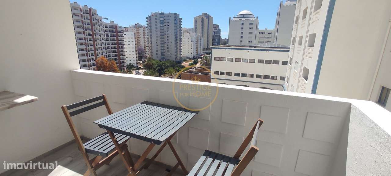 Apartamento T1 Praia da Rocha - perto da praia - varanda - condomínio - Grande imagem: 2/29