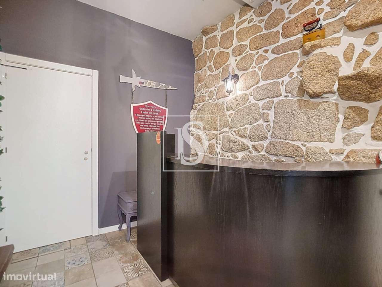 Trespasse de Restaurante no centro de Gondomar.-12