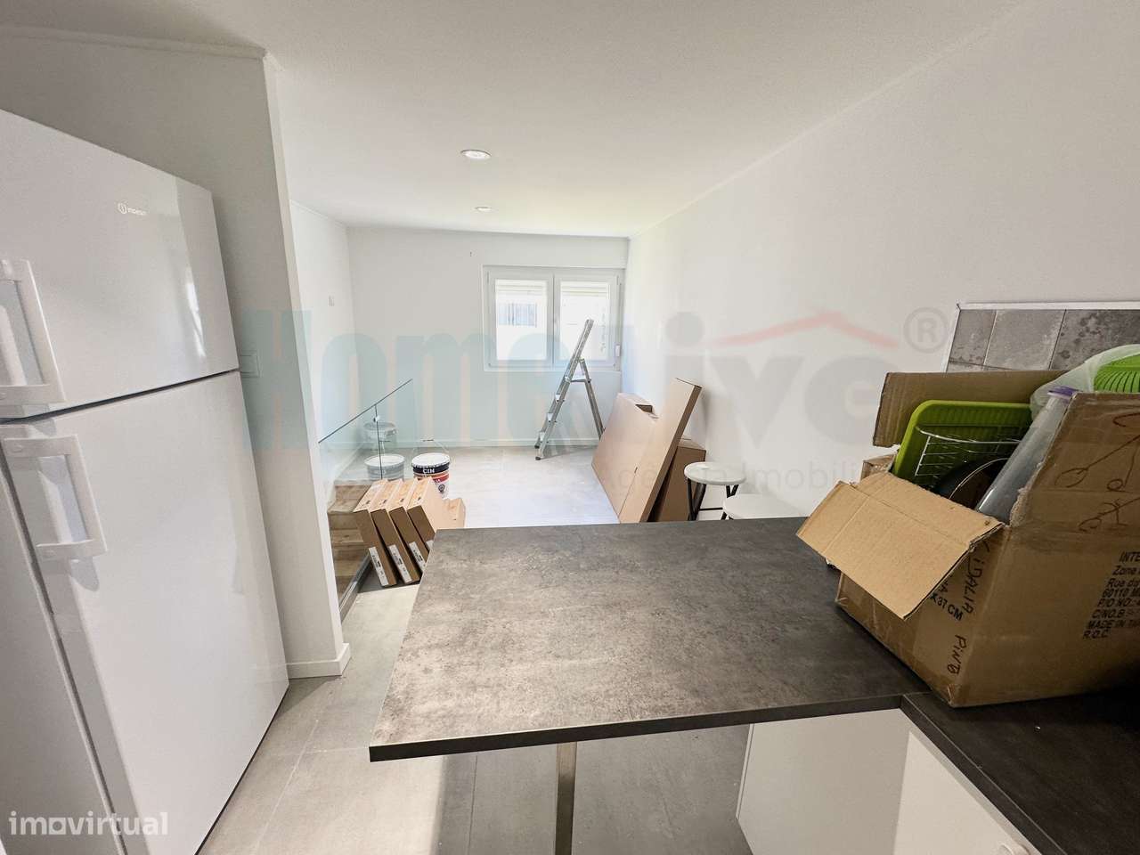 Apartamento T4 Remodelado e Mobilado Charquinho, Benfica-11