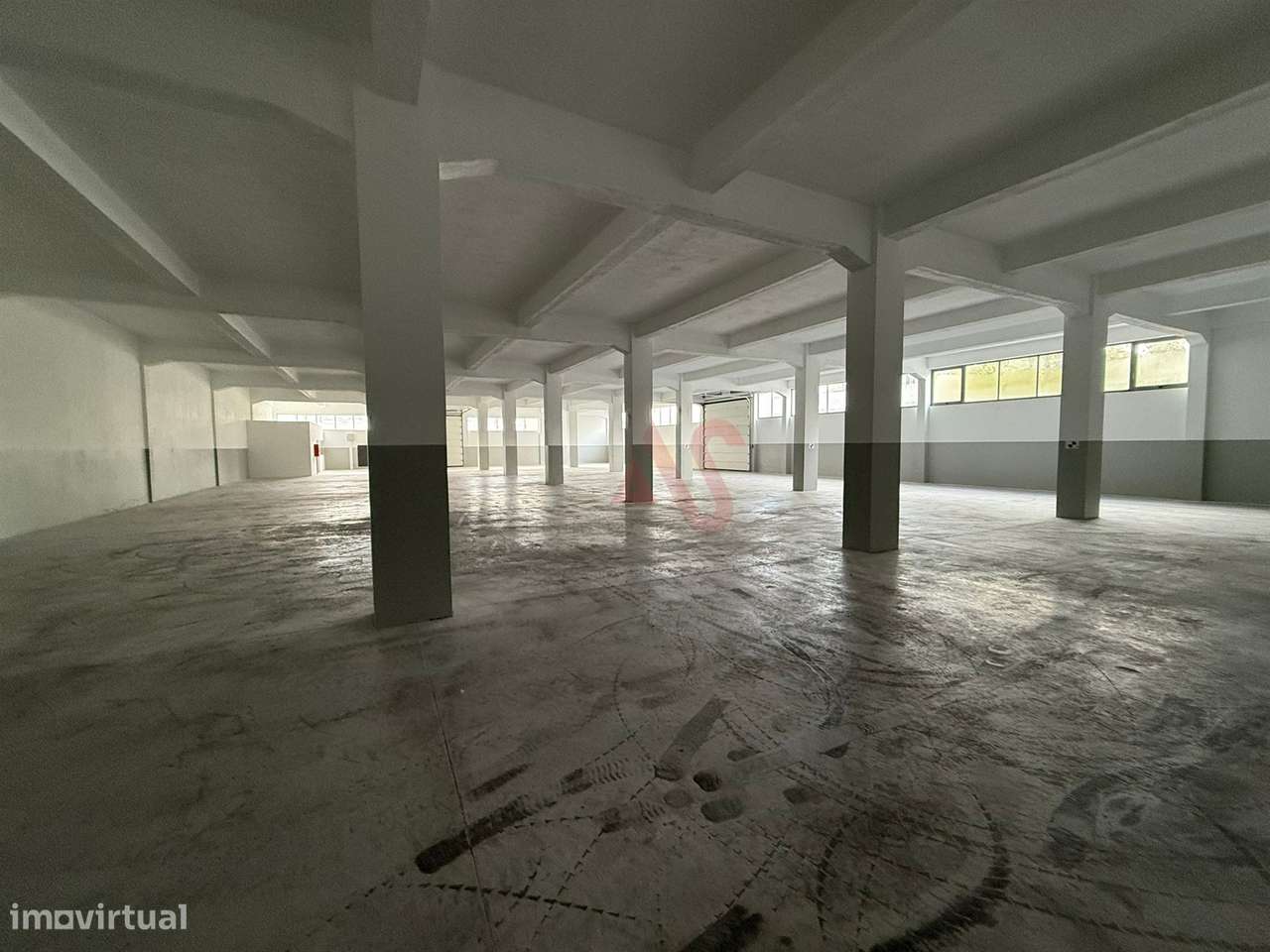 Pavilhão Industrial com 1.021 m2 Fermentões, Guimarães - Grande imagem: 4/12