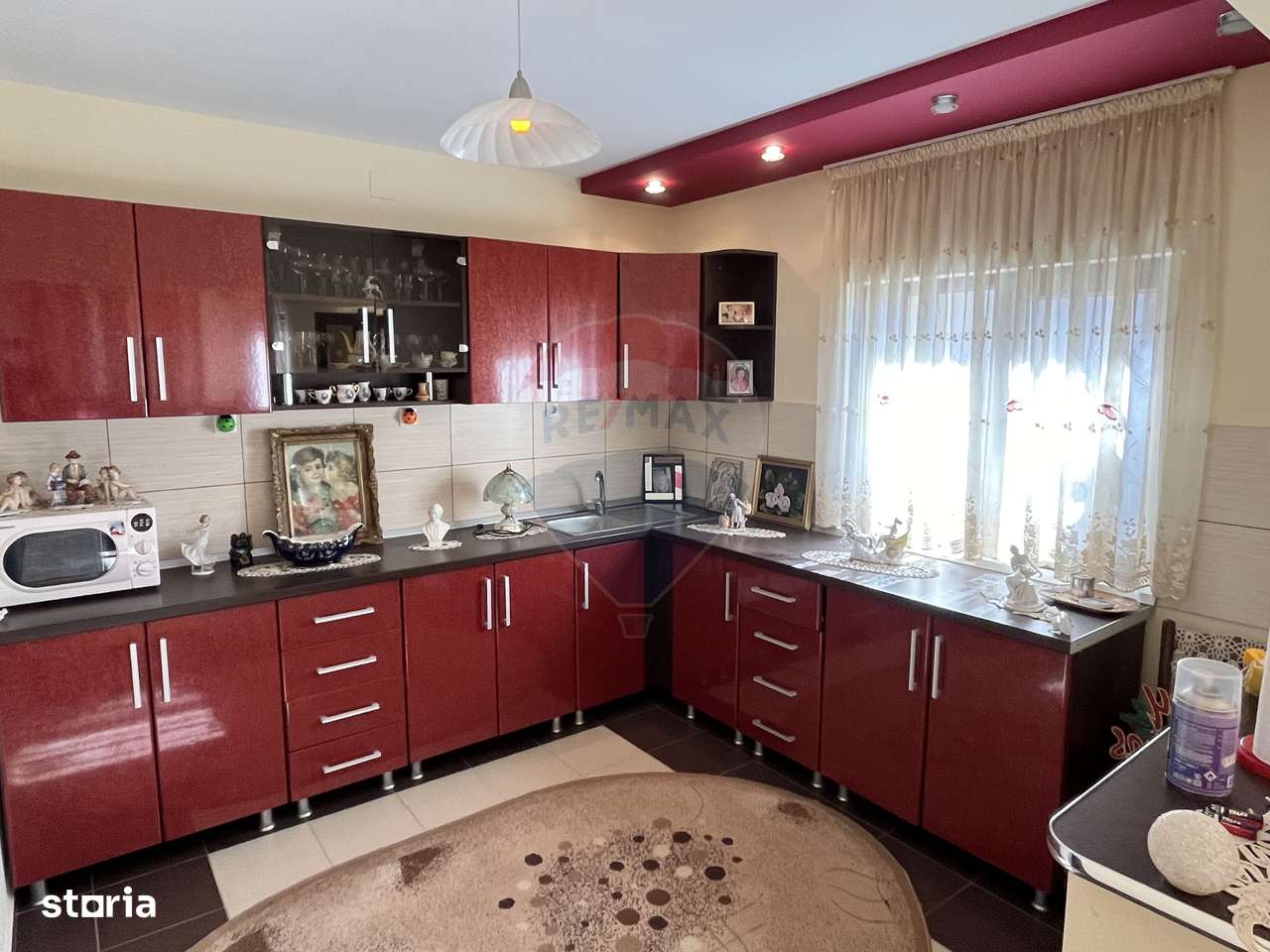 Casă de vânzare in Schitu-Golesti - Imagine principală: 3/11