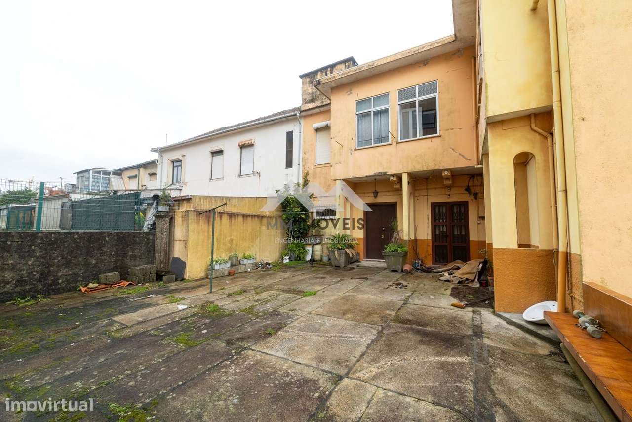 Moradia T6 | Águas Santas | Garagem | Jardim | Investimento - Grande imagem: 4/34