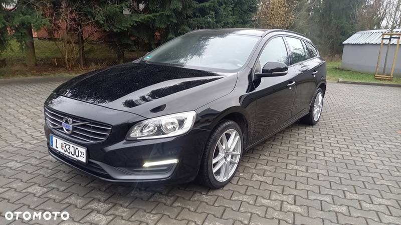 Volvo V60 D3 R-Design Kinetic - 1