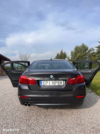 BMW Seria 5 525d xDrive - 2