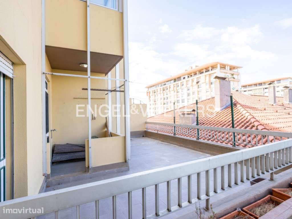 T3 com Terraço Privativo nas Avenidas Novas Oportunidade de Remodel...-22
