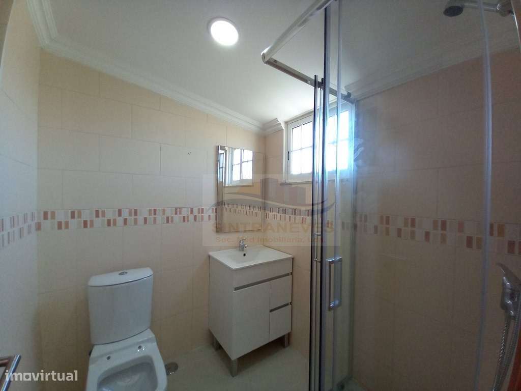 Moradia T3+T3 totalmente remodelada, com terraço, 4 casas de banho,...-30