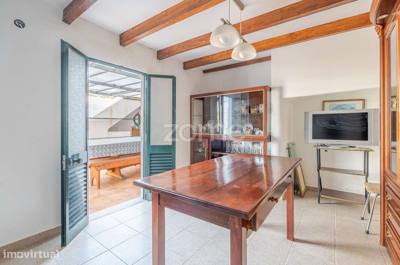 Moradia T6 na Ribeira Brava – Espaço e potencial investimento-30