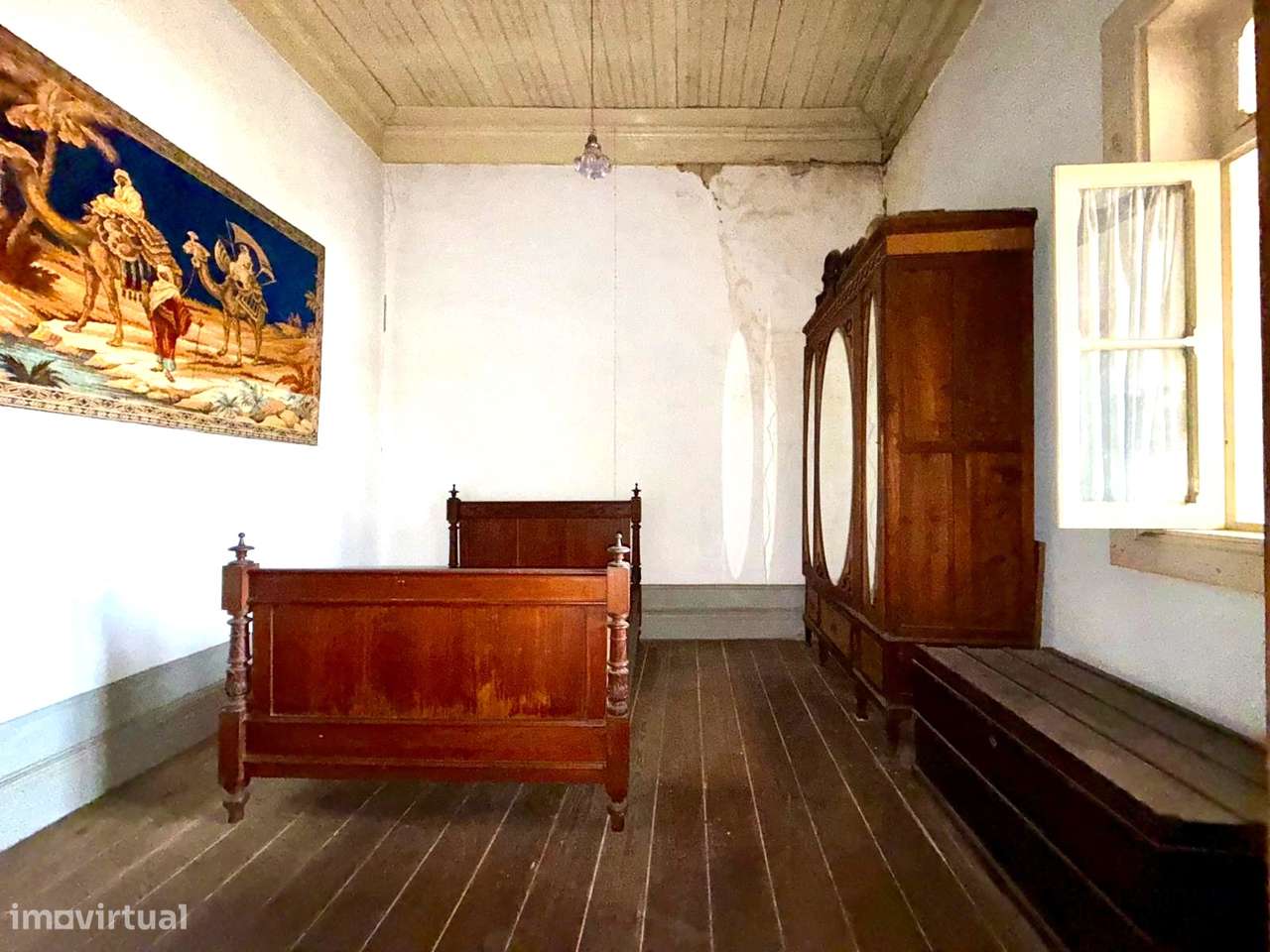 Moradia de Traça Apalaçada com Lojas  no Centro Histórico de Ovar-21