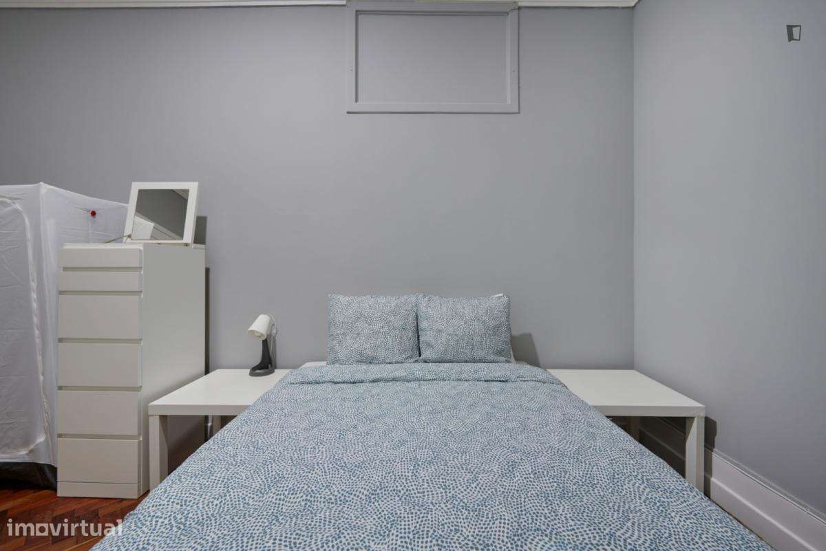 Quarto - localizado em Saldanha Lisbon - Grande imagem: 5/7