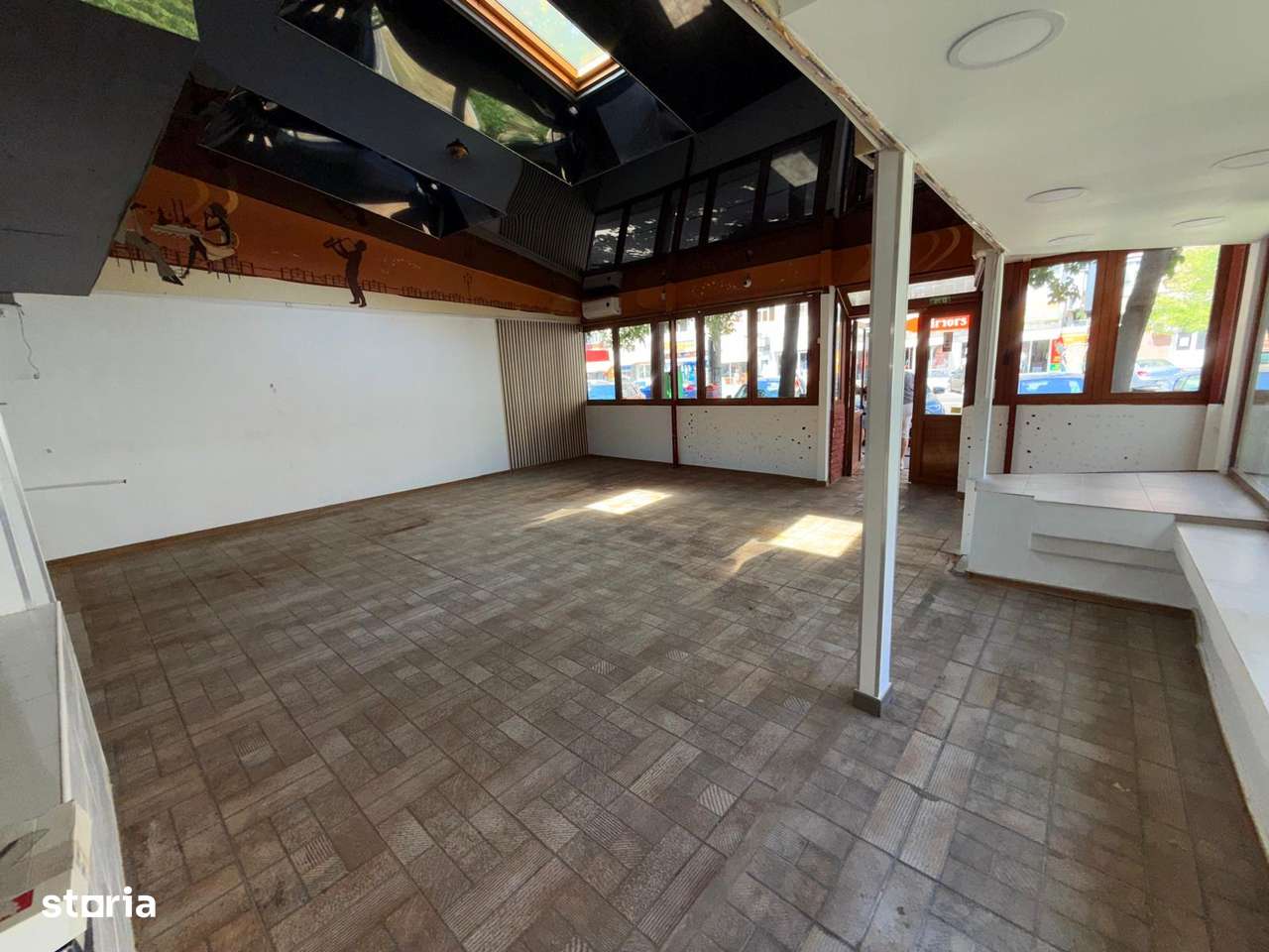 REZERVAT - Spatiu comercial, stradal, 110mp,vitrina, langa Tahiti - Imagine principală: 2/13