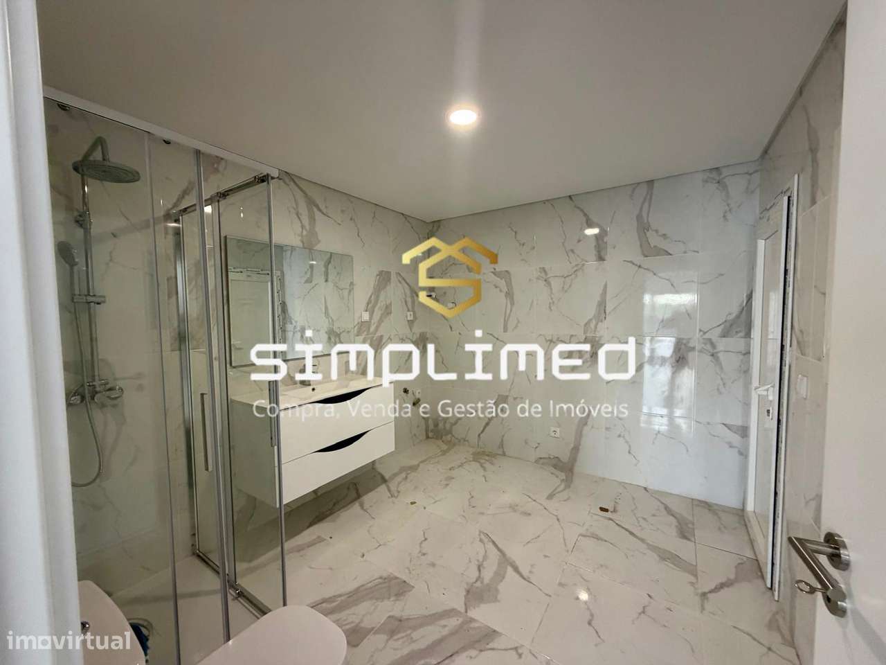 Moradia Isolada Térrea T4  Fernão Ferro  (CF)-24