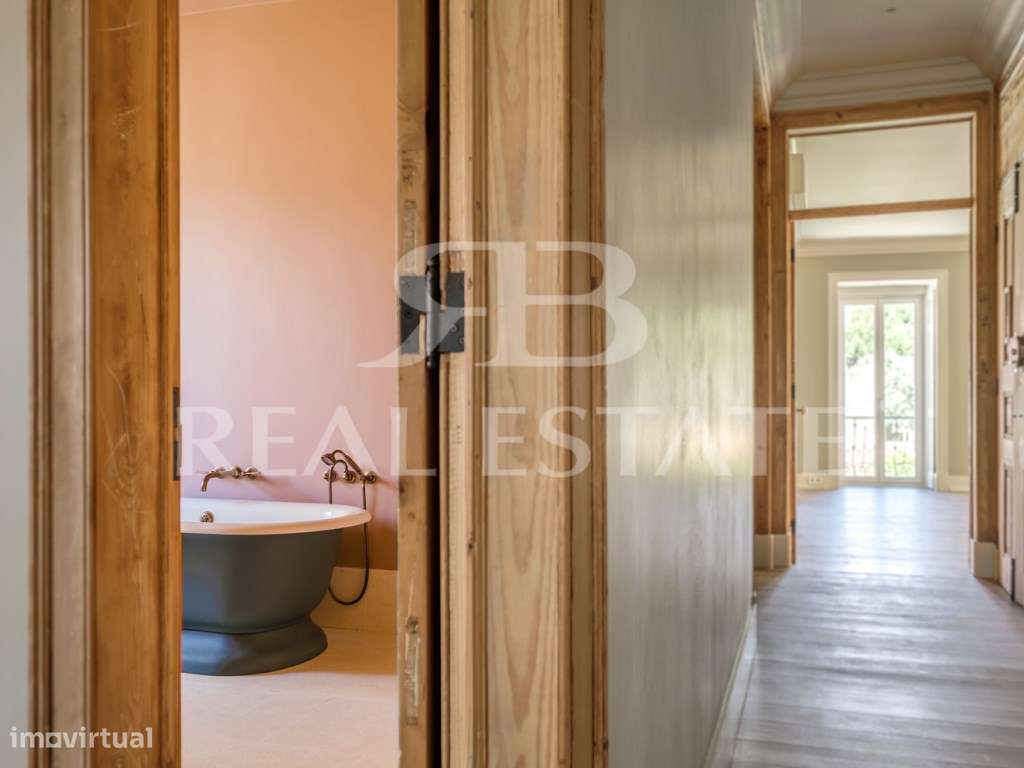 Fabuloso T3+2 com TERRAÇO + VISTA no PRINCIPE REAL - coração de Lisboa-8